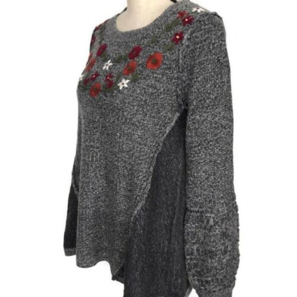 Knox Rose Sharkbite Embroidered Sweater Gray Crewneck Flowers Womens Size XS - Picture 4 of 10